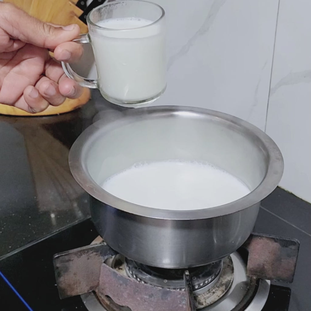 Kashmiri Chai With Saffron (Kehwa)